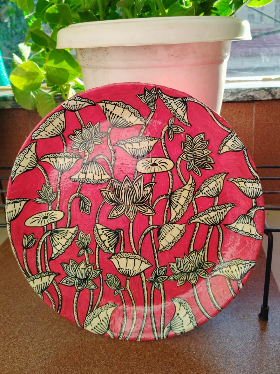 The abstract wall plate