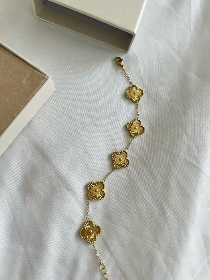 Elegant Gold-Plated Clover Flower Bracelet