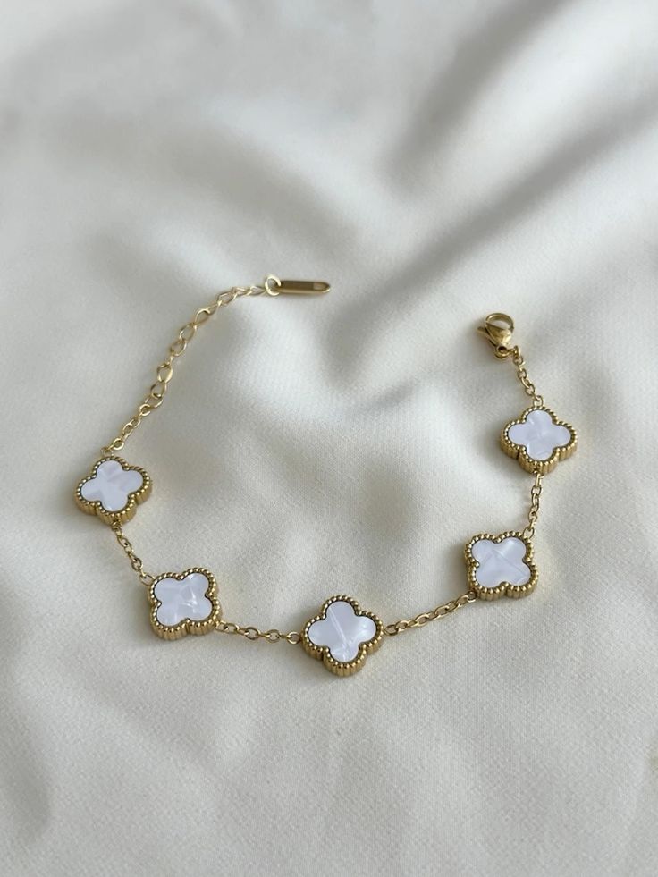 Elegant Gold-Plated Clover Flower Bracelet