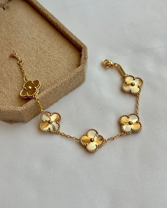 Elegant Gold-Plated Clover Flower Bracelet